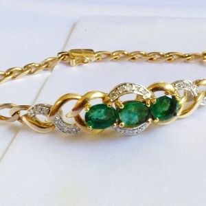 VTG NWT Ladies 18k 750 1.8 TCW yellow gold 3 stone Emerald & Diamond Bracelet